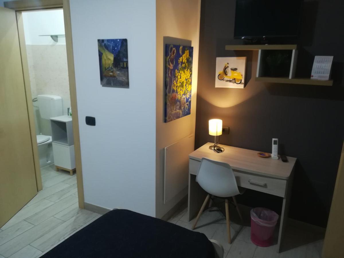 Piazza Castello Bed & Breakfast Santo Stefano Quisquina Bagian luar foto